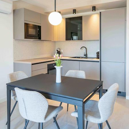Sea View Apartment Gin Брела Экстерьер фото