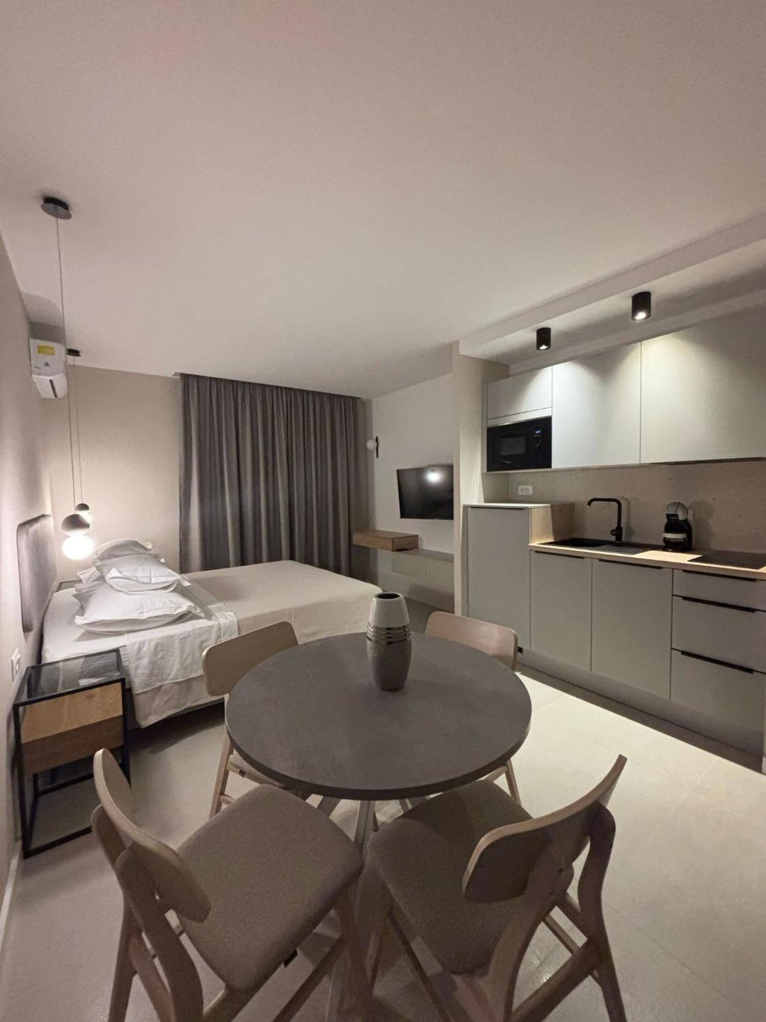 Sea View Apartment Gin Брела Экстерьер фото