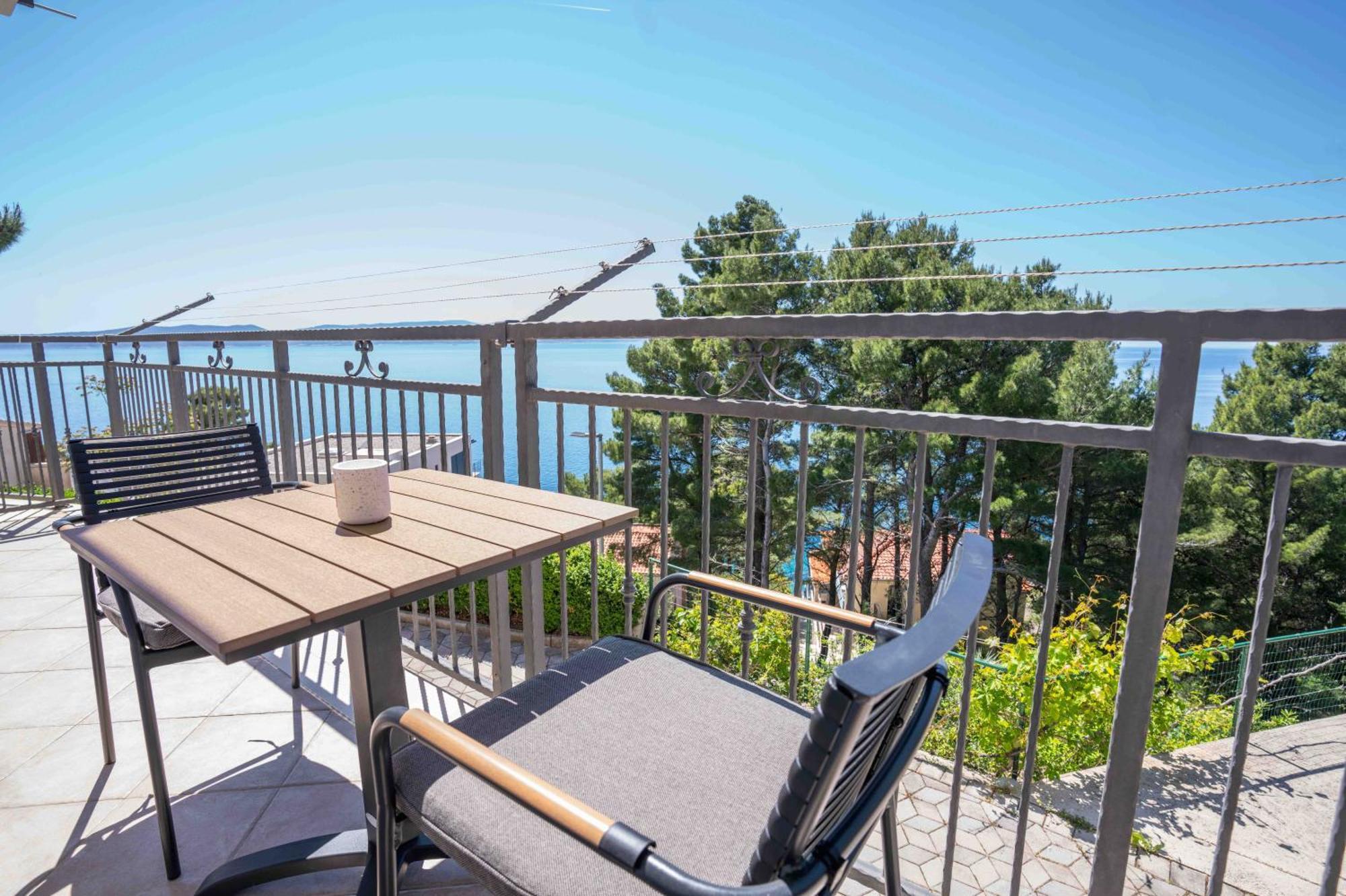 Sea View Apartment Gin Брела Экстерьер фото