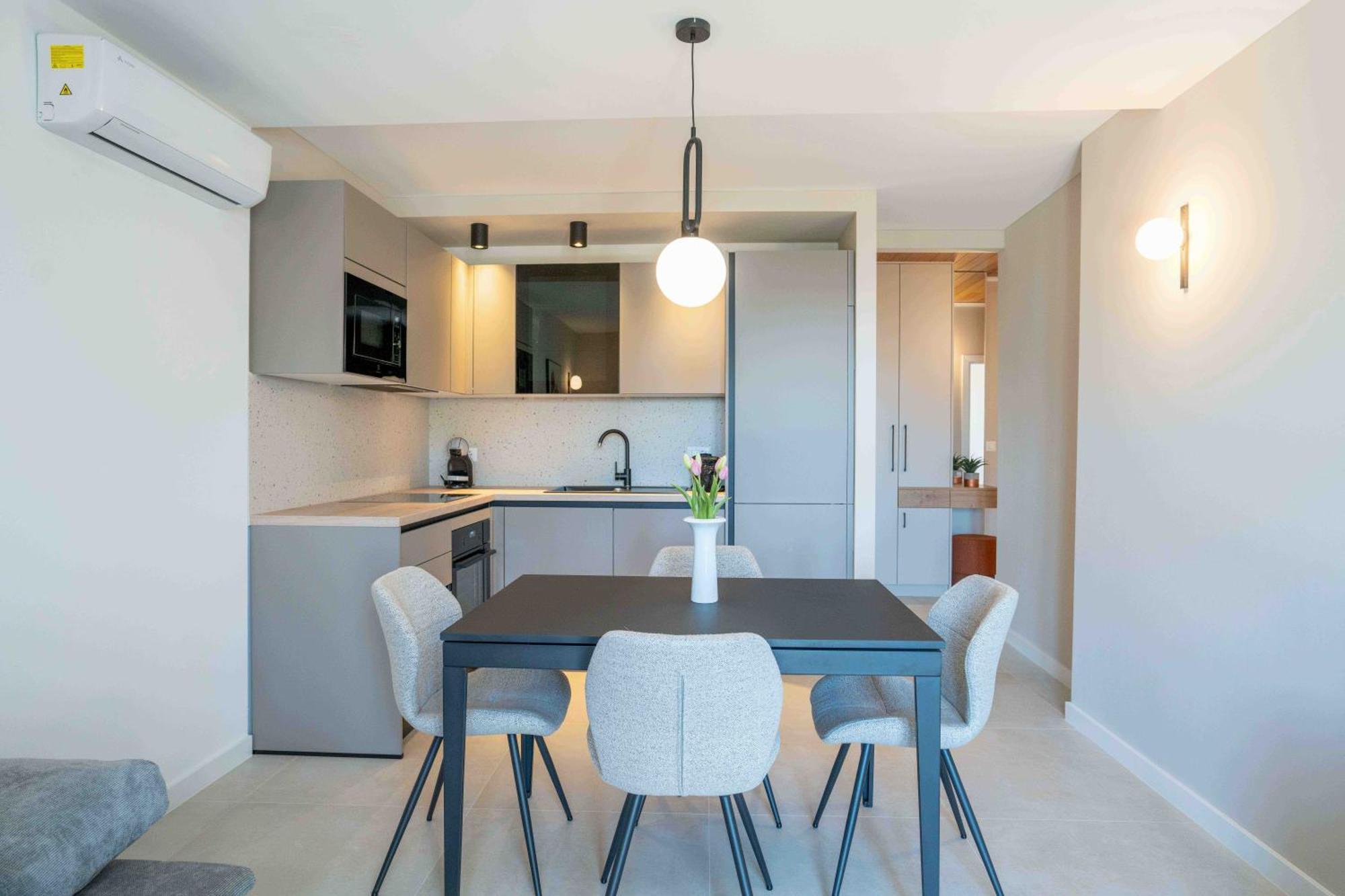 Sea View Apartment Gin Брела Экстерьер фото