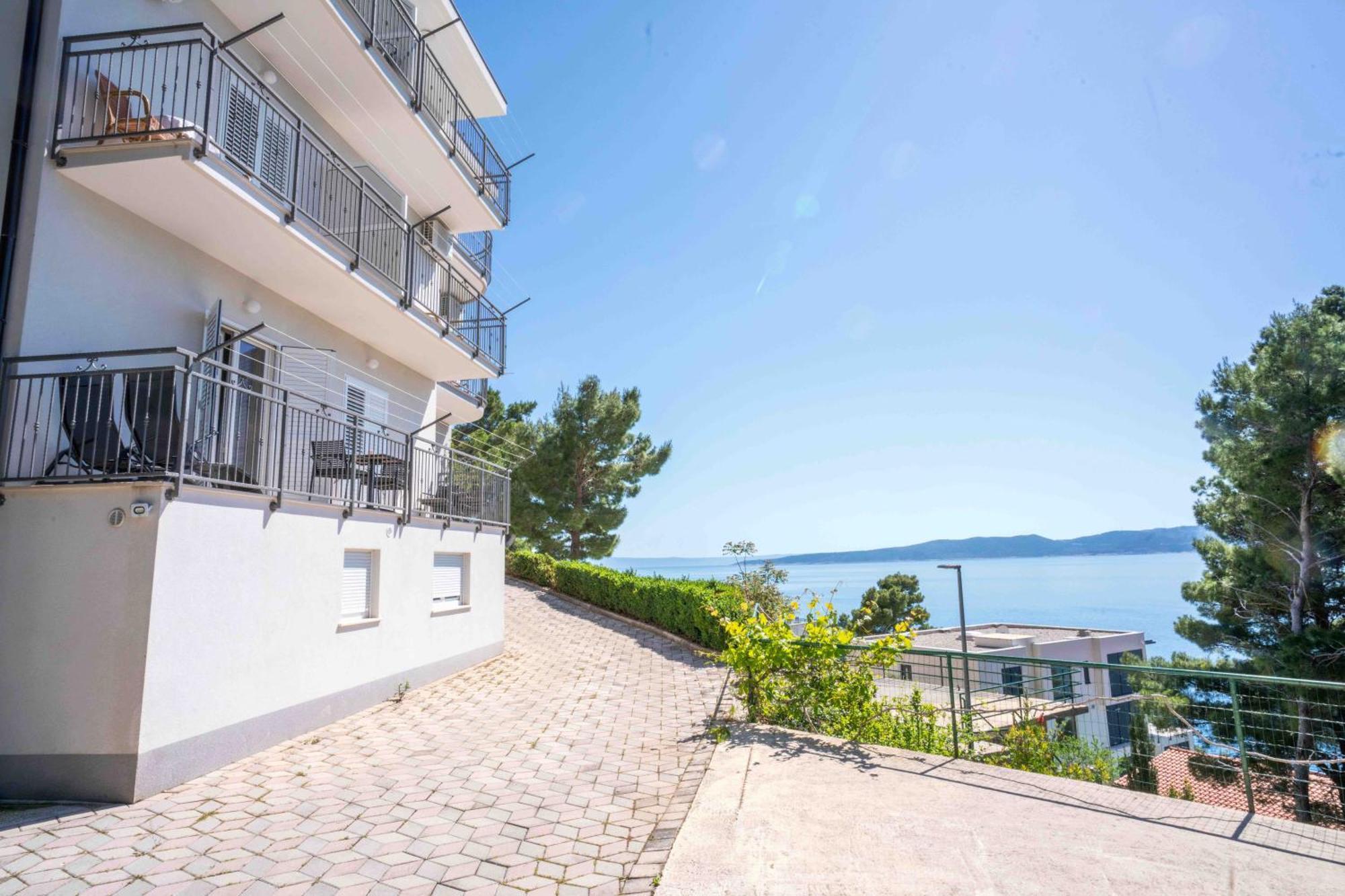Sea View Apartment Gin Брела Номер фото
