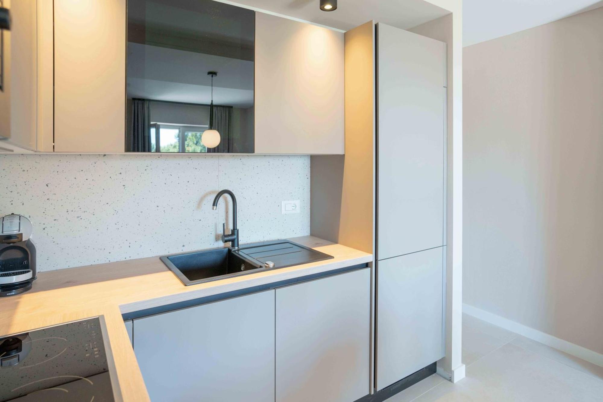 Sea View Apartment Gin Брела Экстерьер фото