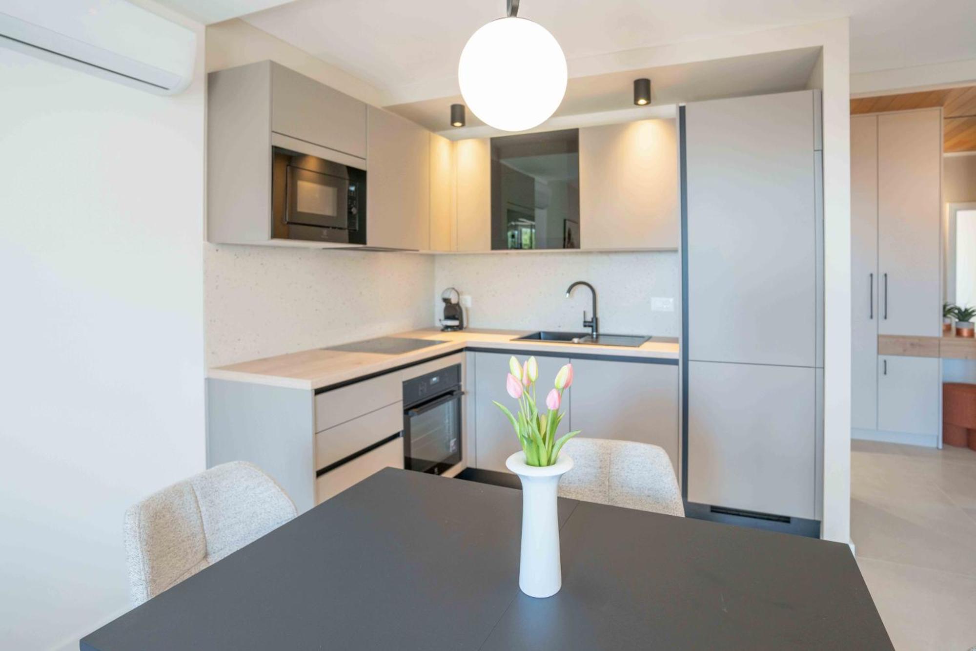 Sea View Apartment Gin Брела Экстерьер фото