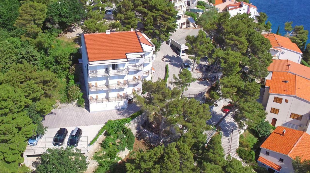 Sea View Apartment Gin Брела Экстерьер фото