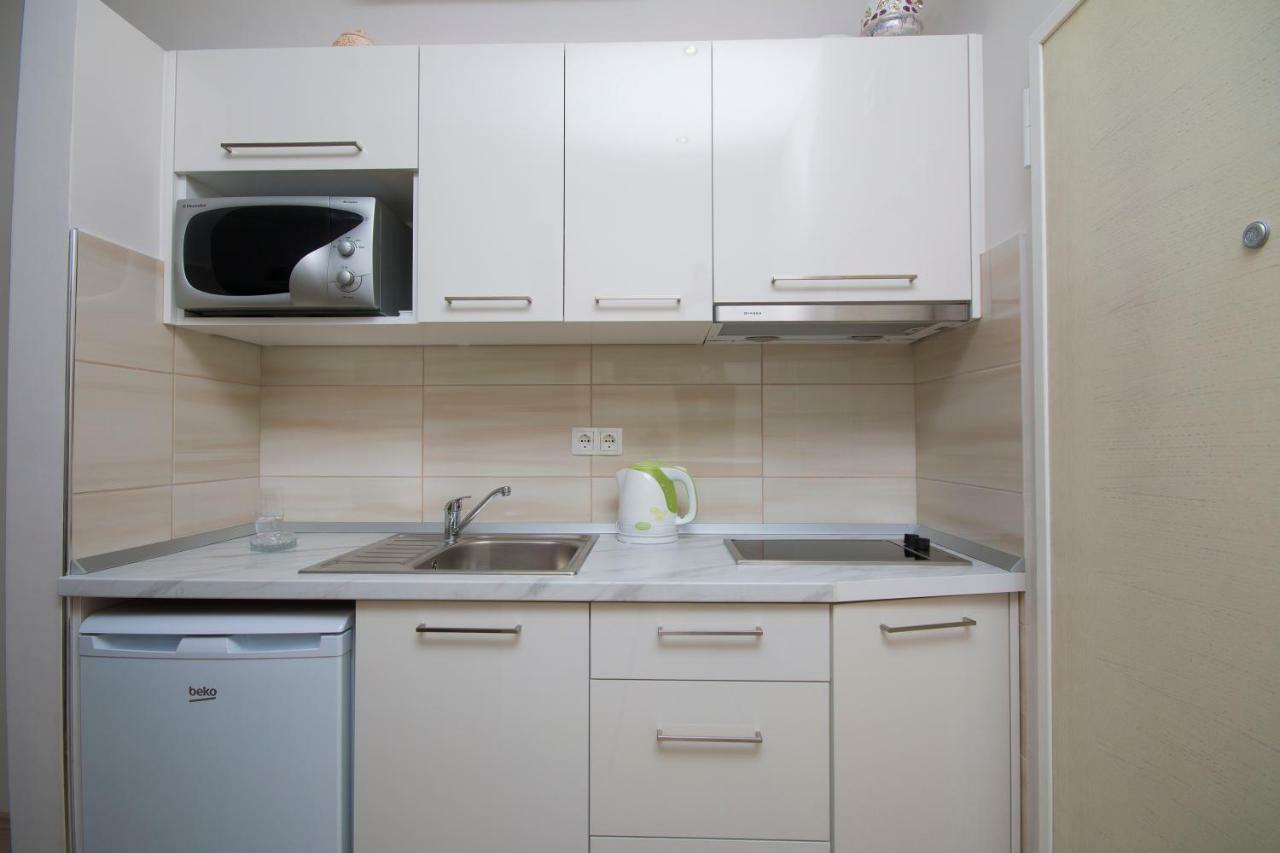 Sea View Apartment Gin Брела Экстерьер фото