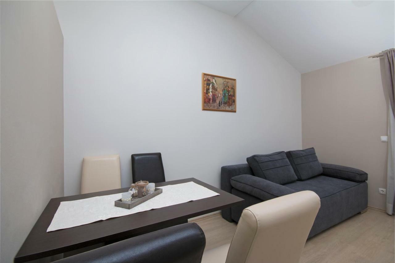 Sea View Apartment Gin Брела Экстерьер фото