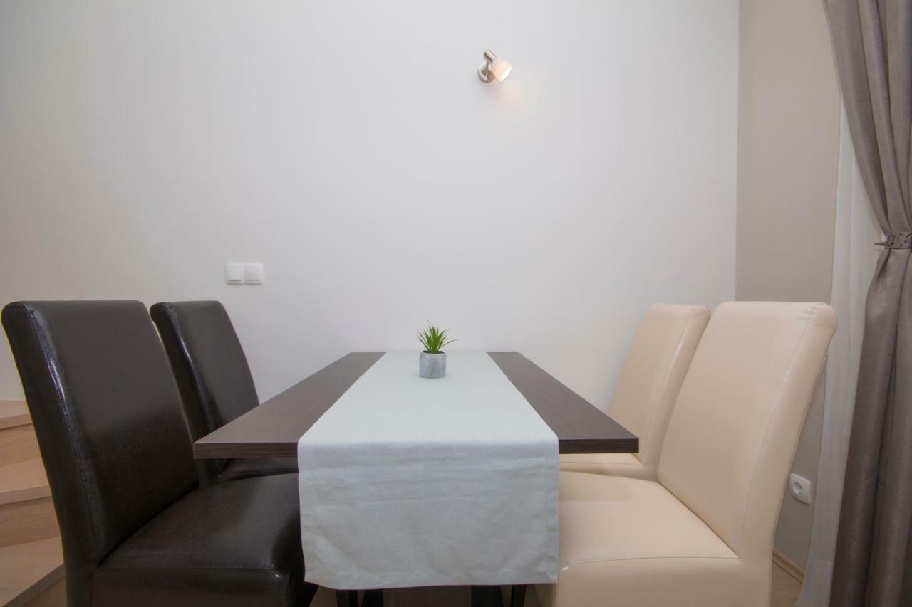 Sea View Apartment Gin Брела Экстерьер фото